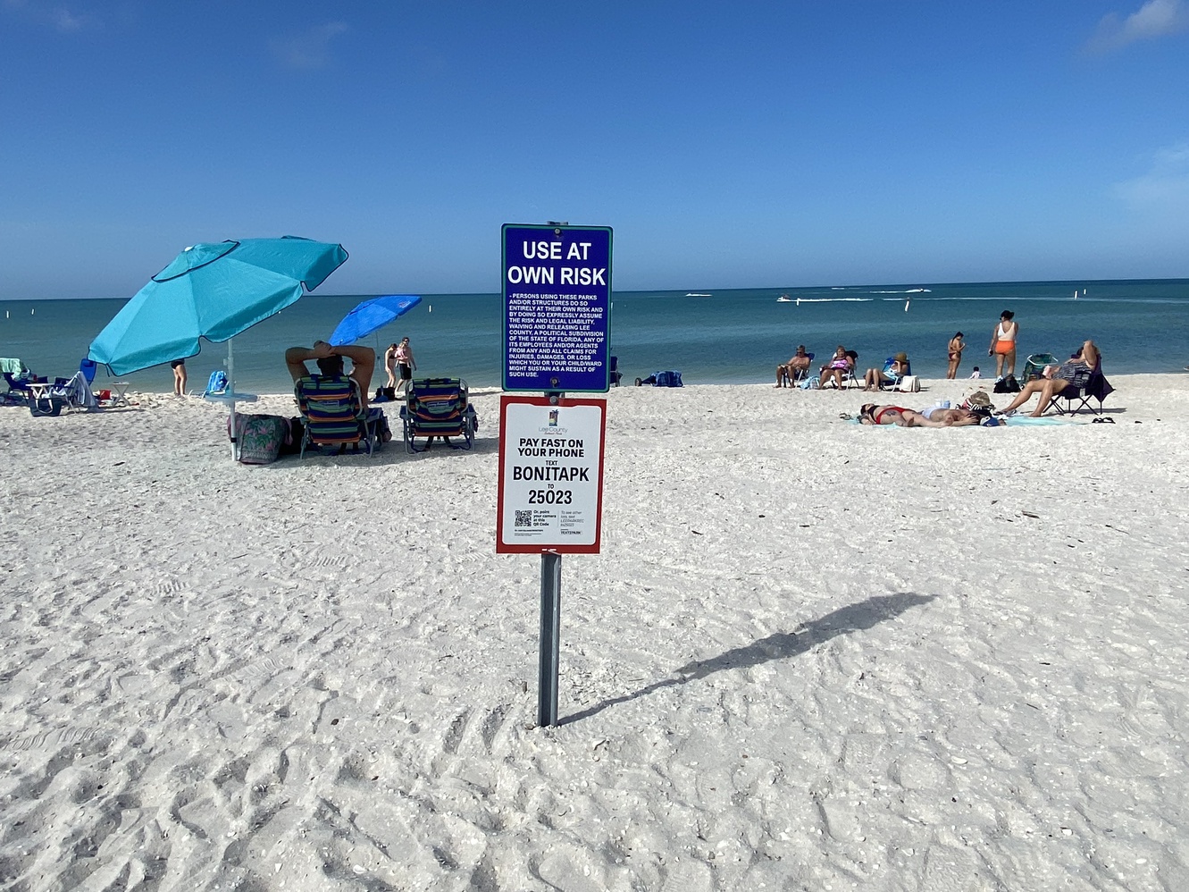 Parking is
      tight at Bonita Beach, and you must pay via online methods.