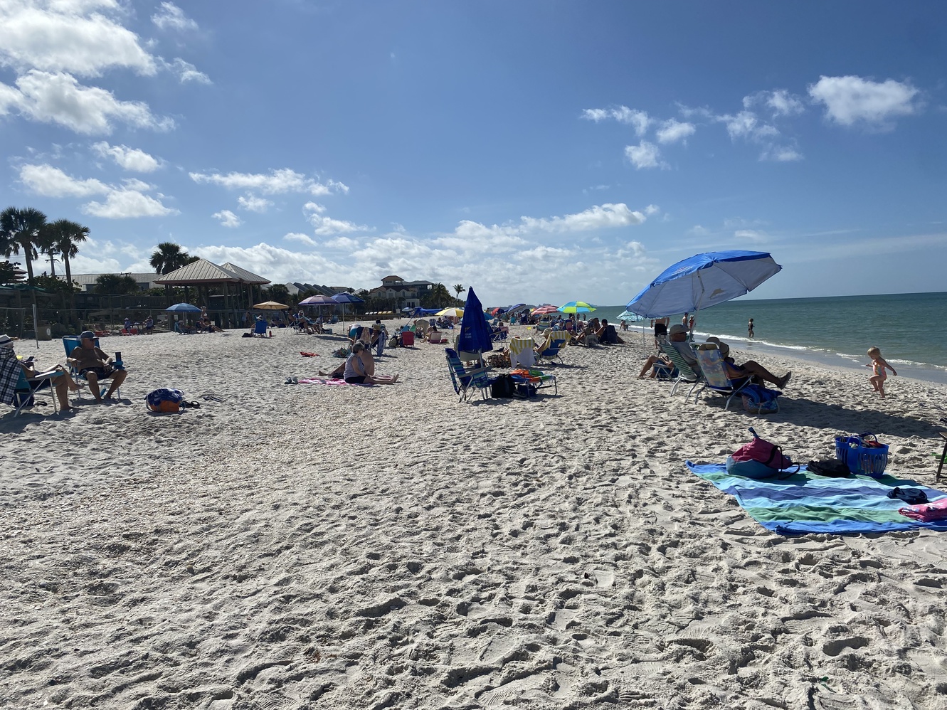 To the south
      is Naples and to the north is Ft. Myers Beach.