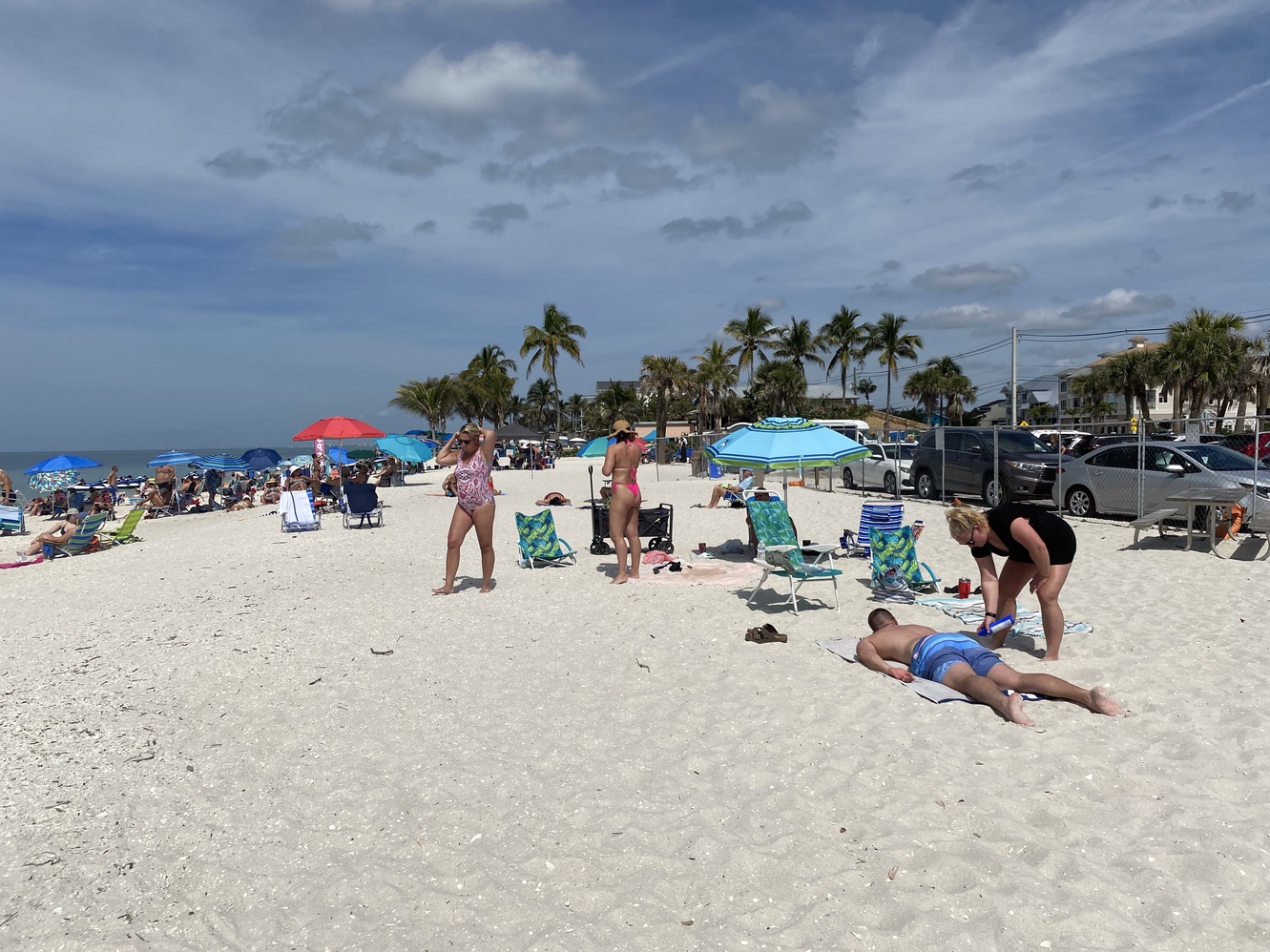 The beach is
      still crowded in the afternoon.