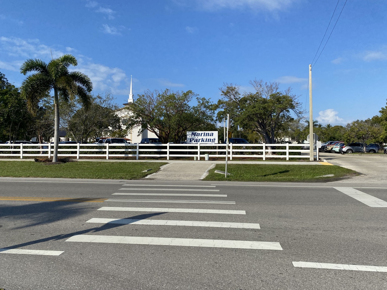 Rose Marina has a
      great big clean parking lot across the street.